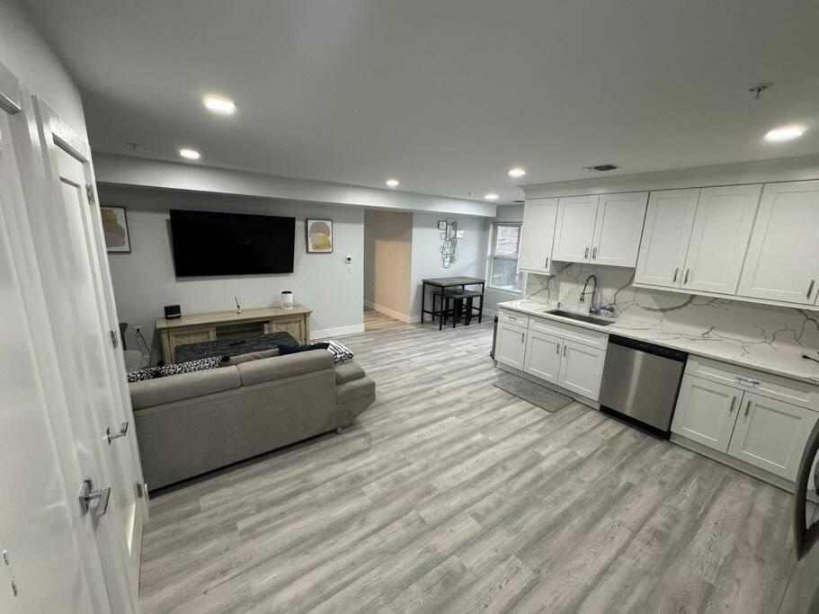 The Elegant Suite - 2Br With Great Amenities Paterson Exterior photo